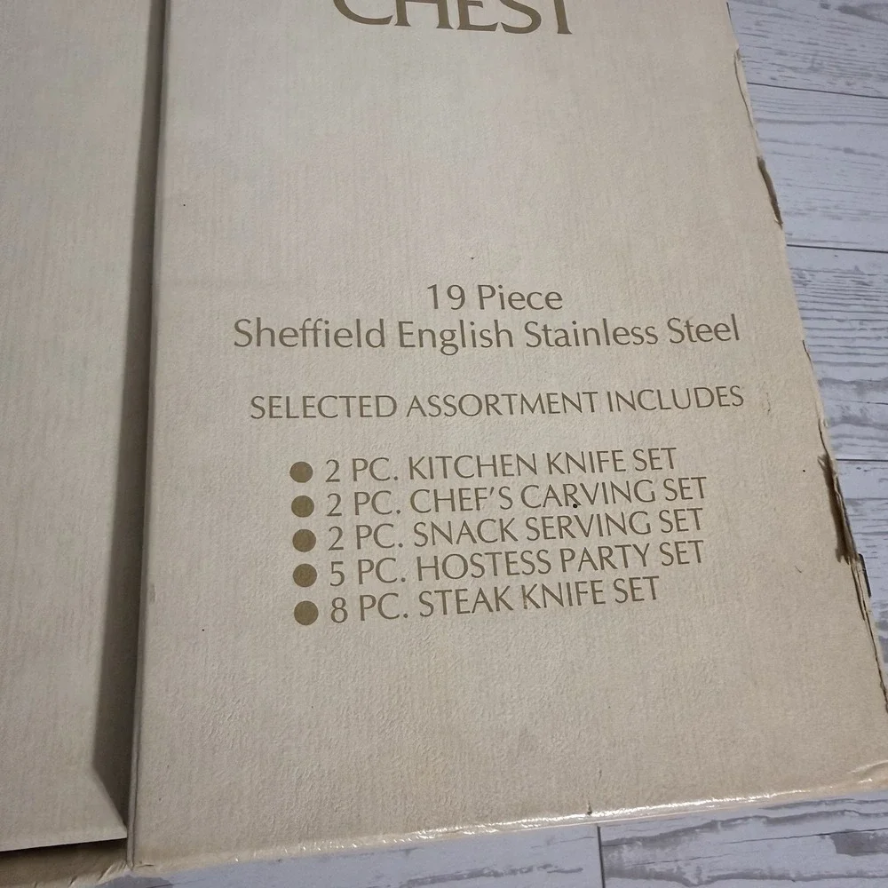 Vintage Regent Sheffield 19‎ Piece Treasure Chest Stainless Knife Set Cutlery